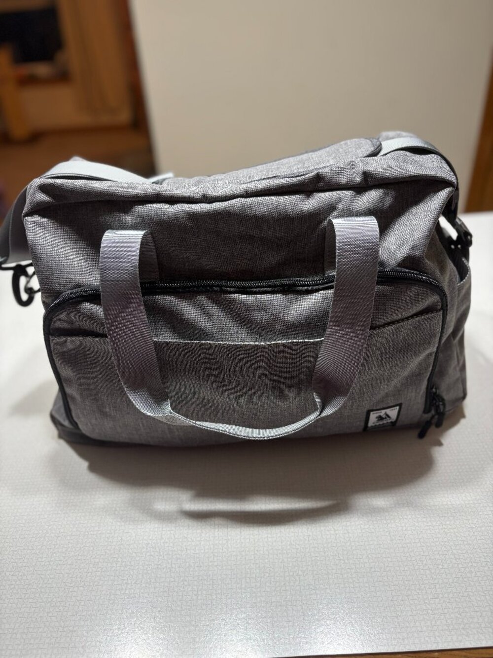 Like New Choop Grey Travel Bag with pockets that go forever (I almost got lost)